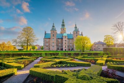 Self-Guided Tour of Hans Christian Andersen's Copenhagen - Royal Danish Theatre to Magasin du Nord: Andersen’s early pull