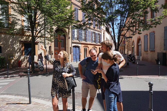 Self-guided track game to discover Toulouse - A Self-Guided Toulouse Puzzle From Place du Capitole
