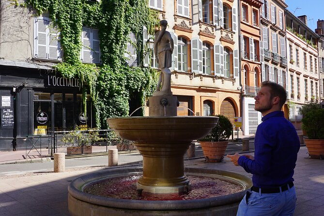 Self-guided track game to discover Toulouse - Stop 2: Following Clues Through Toulouse City-Center Sights