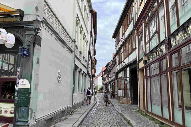 Self-Guided Walk Around Quedlinburg's Timber-Framed Houses - Marktplatz and the ivy-covered Rathaus: your best first 15 minutes