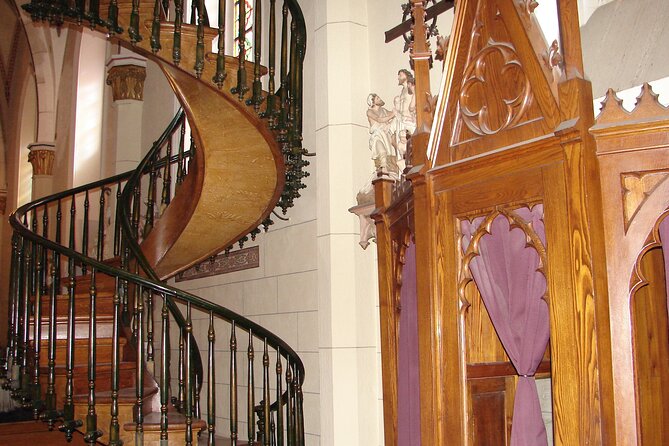 Self-Guided Walking Audio Tour of Historic Santa Fe - Palace of the Governors and DeVargas Center: power, revolt, and a deal