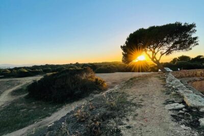 Self-guided Walking Tour and Outdoor Escape Game in Cala Millor, in German - How the smartphone escape game drives the whole experience