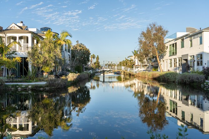 Self-Guided Walking Tour in Los Angeles' Best-Kept Secrets - West Hollywood along Santa Monica Boulevard: shopping, dining, and a safer stroll