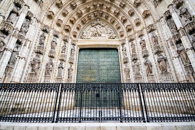 Seville Cathedral and Giralda Entry Tickets with Audio Guide - Seville Cathedral and Giralda: the wow factor you can plan around