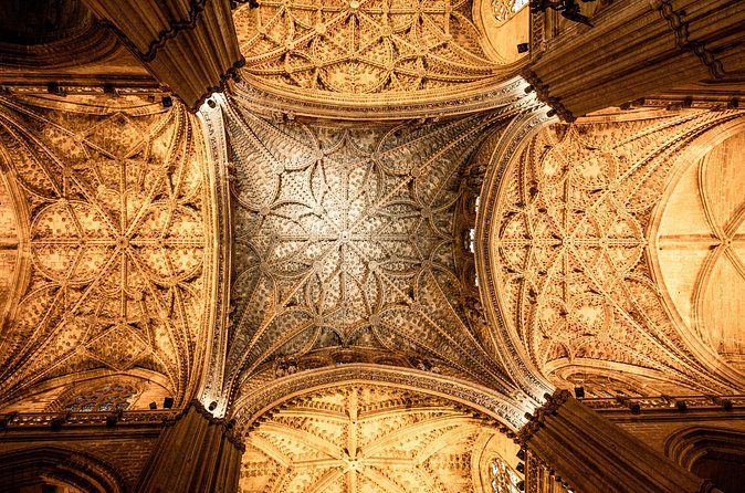 Seville Cathedral and Giralda Entry Tickets with Audio Guide - Step-by-step: what to do in Seville Cathedral