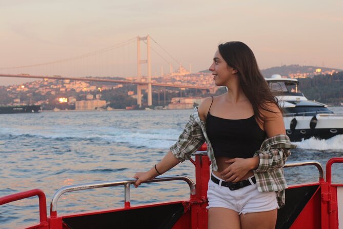 Short Bosphorus Cruise Tour With Hotel Pickup And Audio Guide - Meeting point and hotel pickup: how to keep it smooth in Eminönü