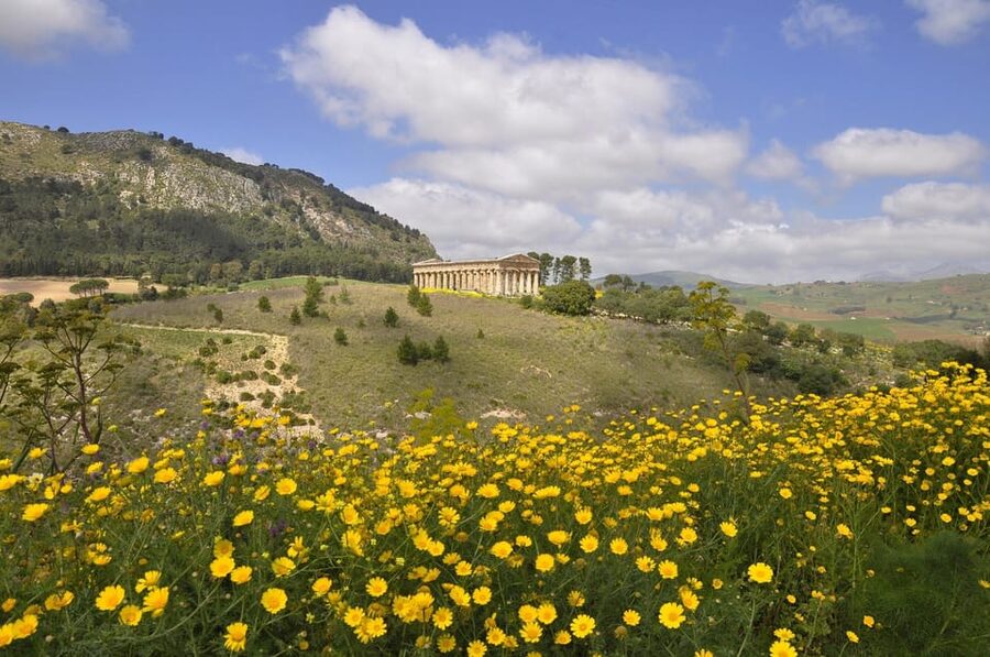 Sicily: Segesta Ticket, Shuttle Service & City Audio Tour - The Greek Temple of Segesta: why the views are part of the attraction