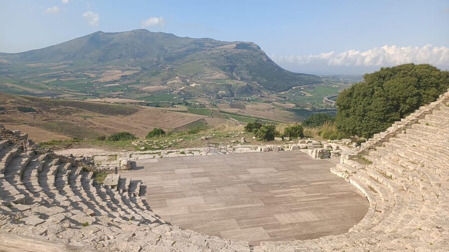 Sicily: Segesta Ticket, Shuttle Service & City Audio Tour - The audio guide for Sicily: 86 points you can use before or after Segesta