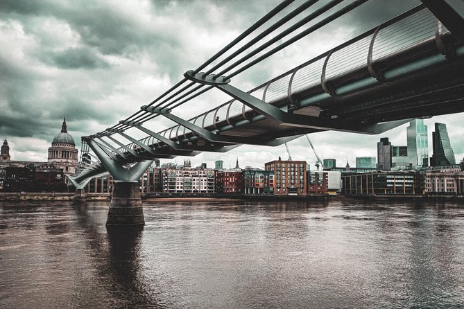 Southbank Immersive Self-Guided Audio Walking Tour - Stop 2: Tate Modern via the Millennium Bridge