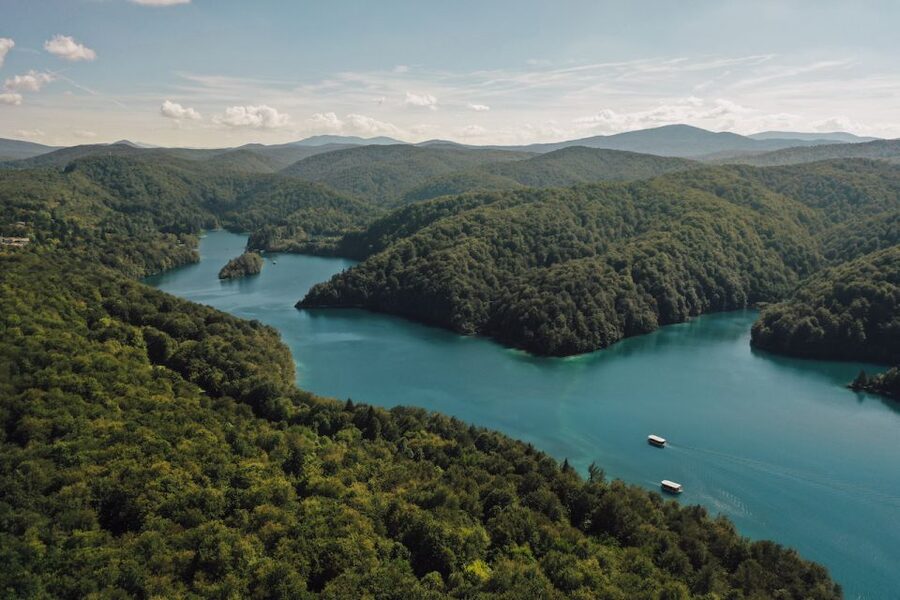 Split: Self-Guided Plitvice Lakes Day Tour with Boat Ride - Panoramic Boat Ride: Photographing Falls from the Lower Lakes