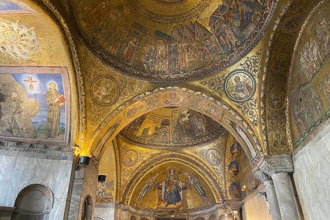 St. Mark's Cathedral Priority Guided Tour & History Gallery - Priority entry at St. Mark’s: how it actually helps