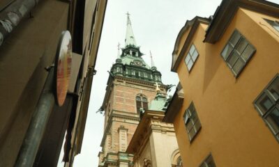 Stockholm: Old Town Self-Guided Tour Learn and solve Puzzles - Starting in the Outer Courtyard of the Royal Palace