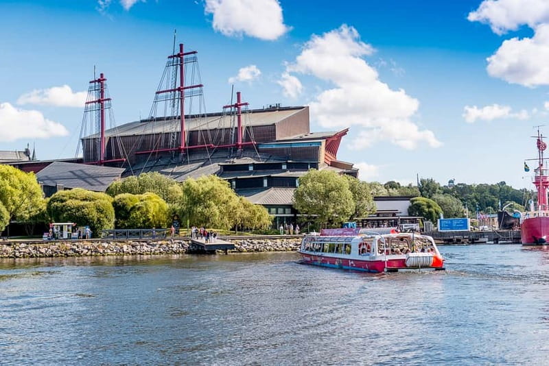 Stockholm: Royal Bridges & Canal Boat Tour with Audio Guide - Royal Game Park and Djurgården: The Royal Island Stop