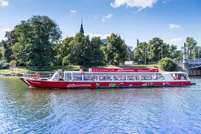 Stockholm: Royal Bridges & Canal Boat Tour with Audio Guide - Riddarholmen and the Gamla Stan Link You’ll Notice Later
