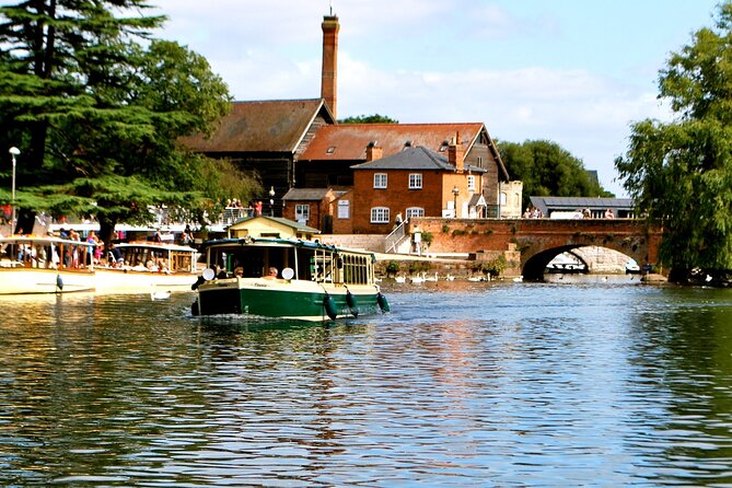 Stratford-upon-Avon: River Cruise and City Audio Tour - How the audio tour works: QR download, your phone, and real-world listening