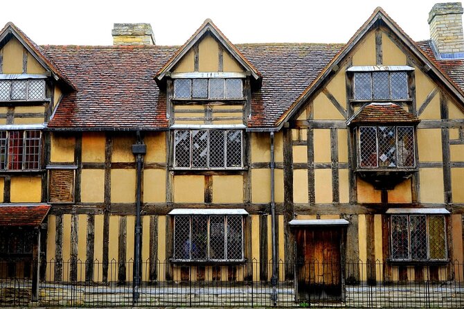 Stratford-upon-Avon: River Cruise and City Audio Tour - Getting value from a $19.89 ticket: what you actually get