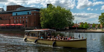 Stratford-upon-Avon: River Cruise & City Audio Tour - The 30-minute River Avon cruise: a calm way to get oriented