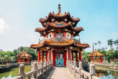 Taipei Scavenger Hunt and Sights Self-Guided Tour - Chiang Kai-shek Memorial Hall: Your Start and First Big Clue