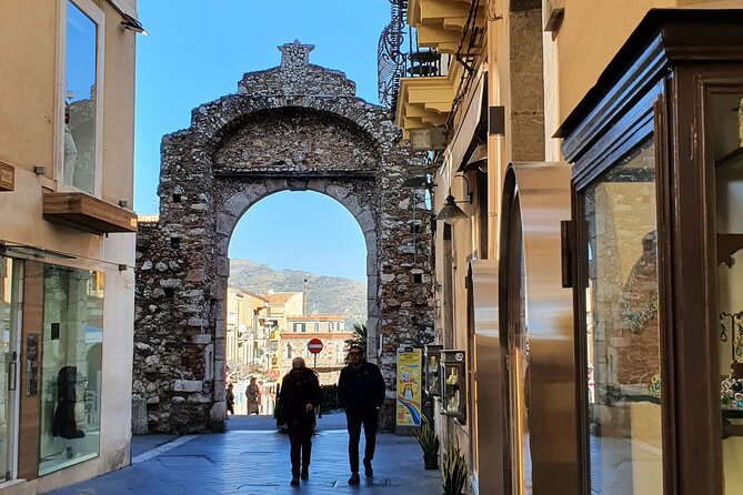 Taormina: A Self-Guided Audio Tour of Sicily’s Hilltop Town - Where the tour starts: Terrazza Panoramica and the Porta Catania view