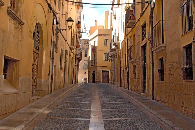 Tarragona Walking Tour: An Audio Guide to Tarraco - The unfinished cathedral (since 1348): why the stop matters