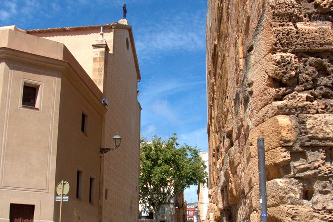 Tarragona Walking Tour: An Audio Guide to Tarraco - The city gate walk-through: envisioning life beyond the walls