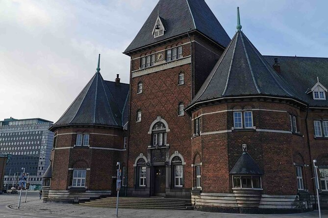 The Ancient Viking Stronghold of Aros: A Self-Guided Audio Tour in Aarhus - Ending Outside the Botanical Garden Greenhouses: A Calm Finish