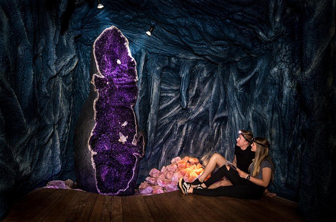 The Crystal Caves Self-Guided Tour - Gift and jewellery shop: the fun finish (and why it matters)