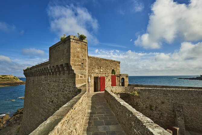 The Hardest City to Invade: Saint Malo's Secrets Audio Guide - Chateaubriand, Place Vauban, and Poterne Aux Normands