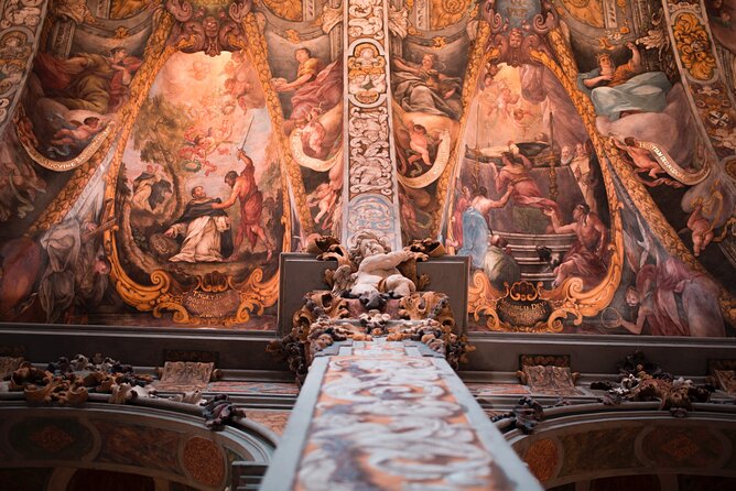 The Light of Saint Nicholas - Practicalities in Valencia old town: where to meet and what to watch for