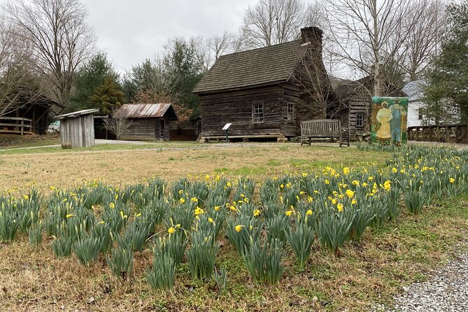 Ticket pass to the Great Smoky Mountains Heritage Center (Self-Guided Tour) - Location, Getting There, and Practical Timing