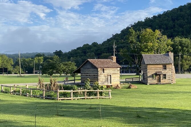 Ticket pass to the Great Smoky Mountains Heritage Center (Self-Guided Tour) - What You’ll See Inside the Two (Plus One Partly Offline) Galleries