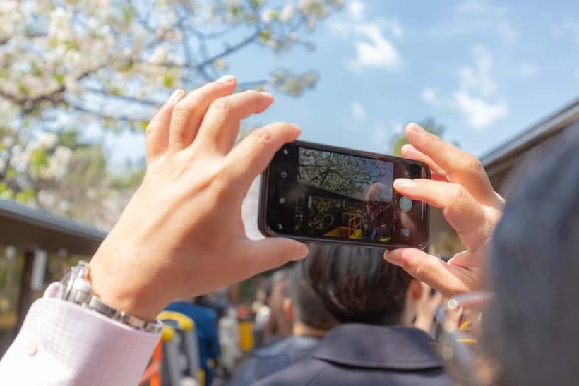 Tokyo: Open Top Panoramic Sightseeing Bus with Audio Guide - Meeting at Tokyo VIP Lounge: How to Avoid the First-Minute Stress