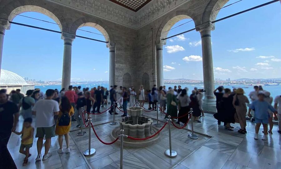 Topkapi Palace + Basilica Cistern Tickets & Audio Guide - Topkapi Palace & Harem with scheduled entry at Chimney Bıstrio