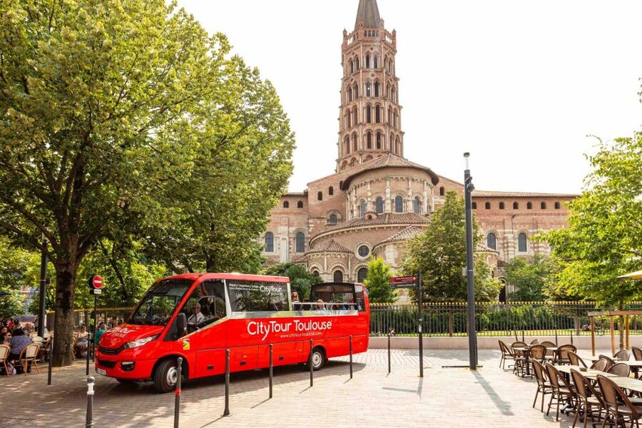 Toulouse: City Sightseeing Tour by Bus with Audio Guide - Saint-Étienne Cathedral and Saint-Sernin Basilica: the landmarks you can place on a map