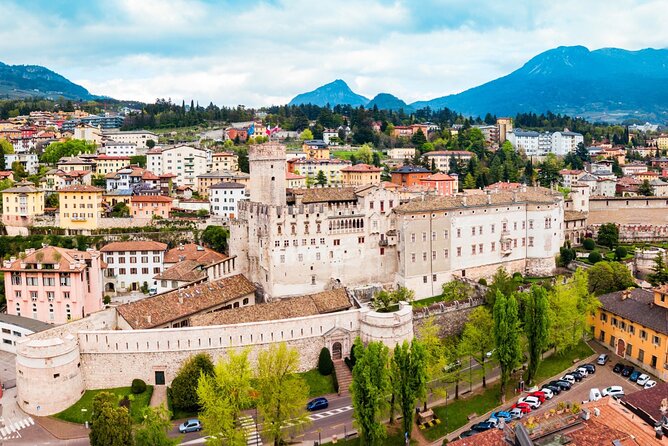 Trento Scavenger Hunt and Sights Self-Guided Tour - Stop Two: Piazza Duomo and the sign-based questions