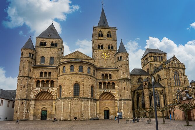 Trier: City Walk with Audio Guide in 7 Languages on your Phone - Getting the audio running: GPS, internet, headphones, and battery life