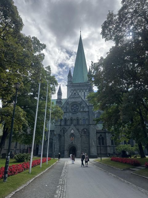 Trondheim: Audio Guide Panorama Bustour - The Voice of Norway app: your guide, your pace