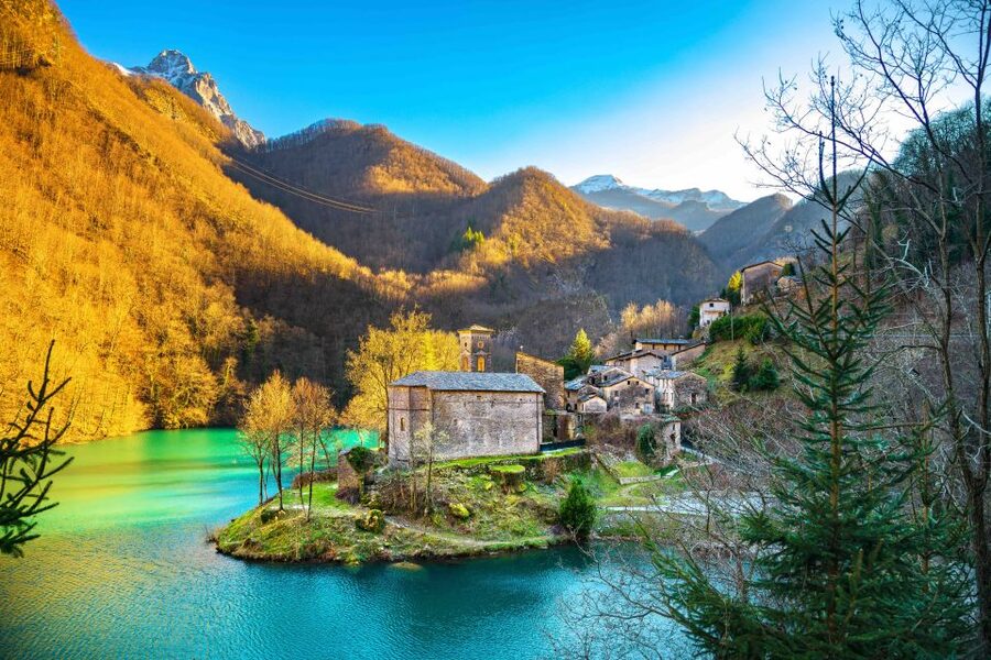 Tuscany: Self-Guided Video Tour with World's Top Experts - Practical prep: headphones, power bank, and the 5G/LTE reality
