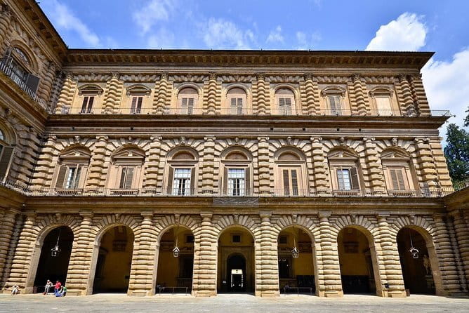 Uffizi Gallery: Entry tickets + audio guide - Practical navigation tips for the Uffizi maze