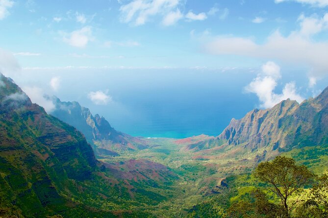 Ultimate Self-Guided Audio Driving Tour of Kauai (Na Pali, Waimea), Hawaii - Setup that actually matters: downloading, passwords, and offline audio