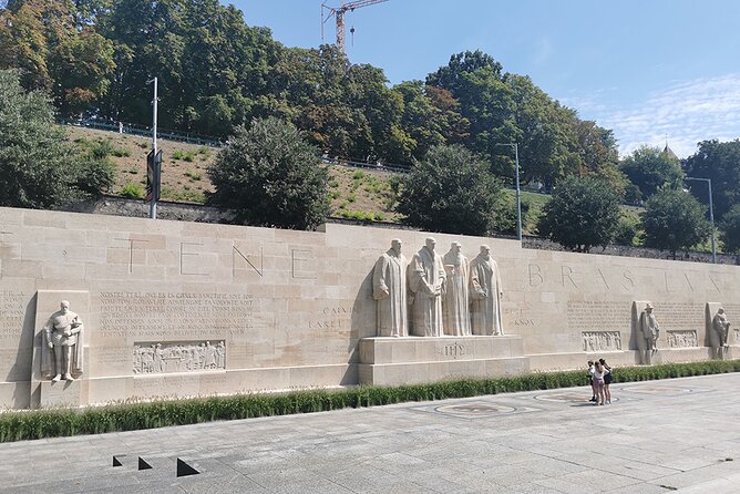Unusual Audio Tour of Geneva - Key highlights you’ll actually notice