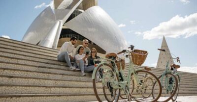 Valencia: Audioguide eng,esp,ita + Bike All Day - Where you meet and what you do first in the shop