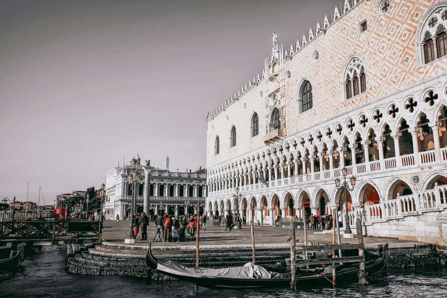 Venice: Doge's Palace, Bridge of Sighs, Prisons, Correr & Audio Guide - Priority Entrance to Doge’s Palace: What You Actually See