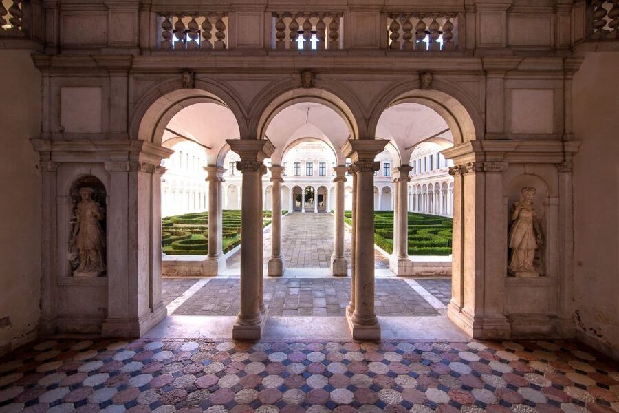 Venice: Explore San Giorgio Island with Ticket & Audio Guide - How the 1-hour format works: ticket, audio guide, and small-group flow