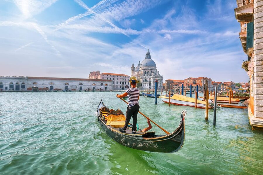 Venice: Gondola Ride with Live Guide or Audio Guide - Key Things That Make This Gondola Experience Worth It