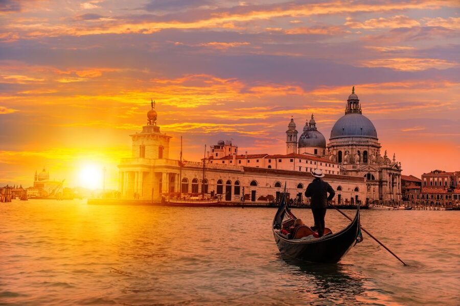 Venice: Gondola Tour under the Bridge of Sighs & Audio Guide - Why this gondola ride’s focus on the Bridge of Sighs matters