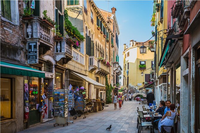 Venice: Holy Heist Self-Guided Adventure & Walking Game - Logistics that matter: phone power, location quirks, and crowds