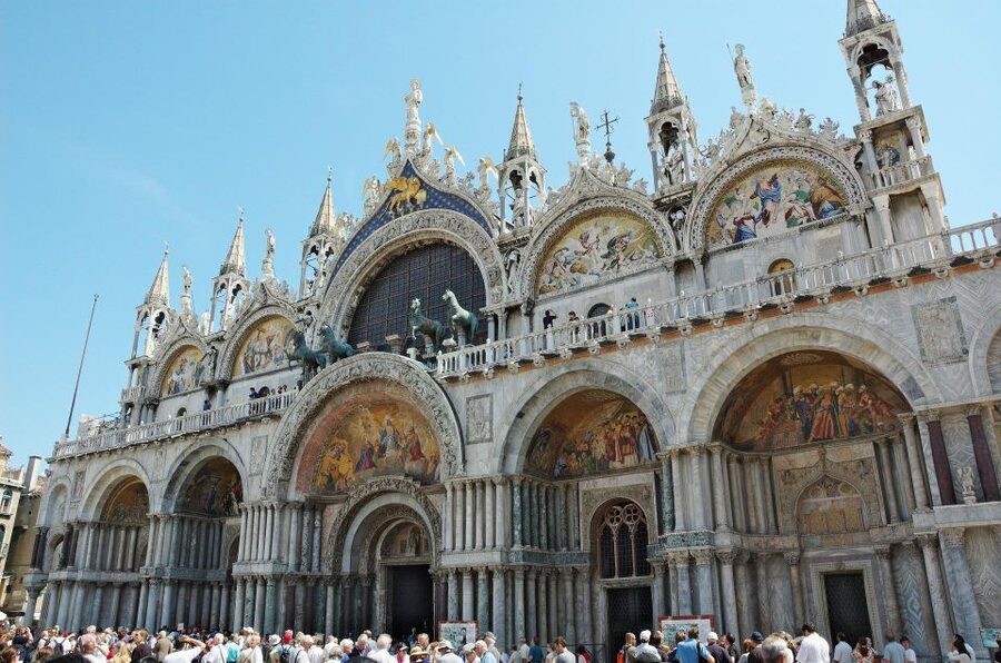 Venice: St. Mark's Basilica Skip-the-Line Entry & Audioguide - Smart Audioguide: Using Your Phone Without Losing the Moment