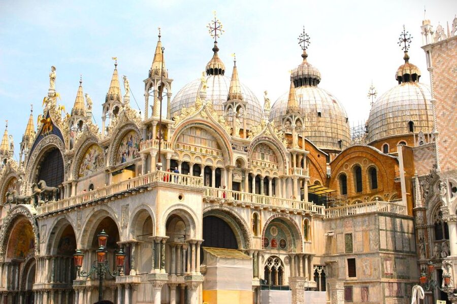 Venice: St. Mark’s Basilica Ticket with Host and Audioguide - Using the Audioguide App: Get the Story Without the Headache
