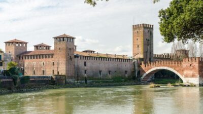 Verona Audioguide - TravelMate app for your smartphone - Price and value: $9 for 1,365 days of Verona audio